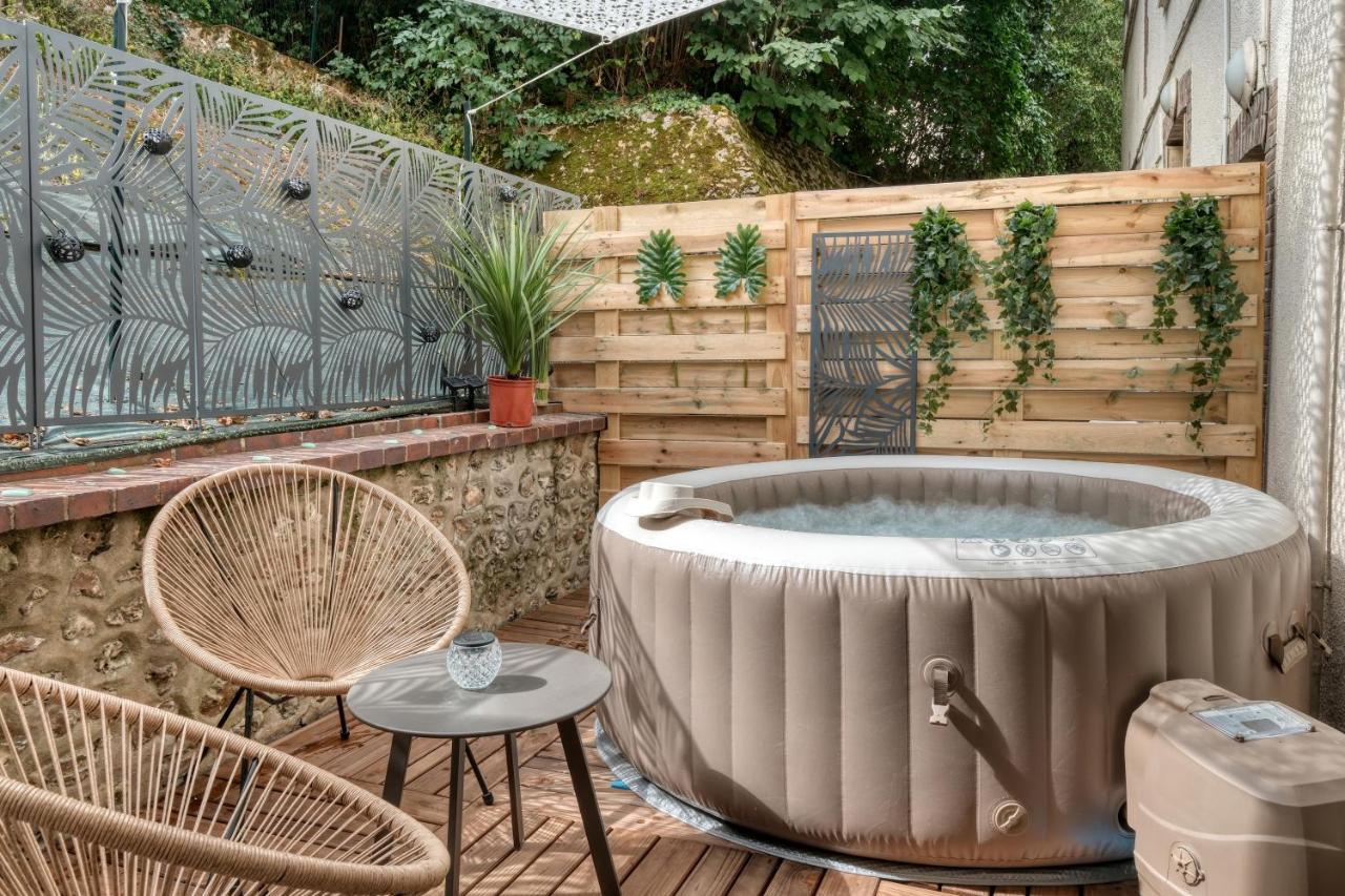 Appartement Superbe 2 Pieces Avec Jacuzzi Privatif Face Gare Proche Cathedrale à Chartres Extérieur photo